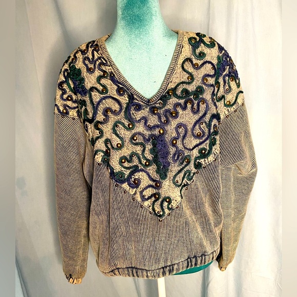 jovenli Sweaters - Jovenli: vintage sweater